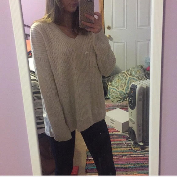 Lace back sweater - Picture 3 of 3